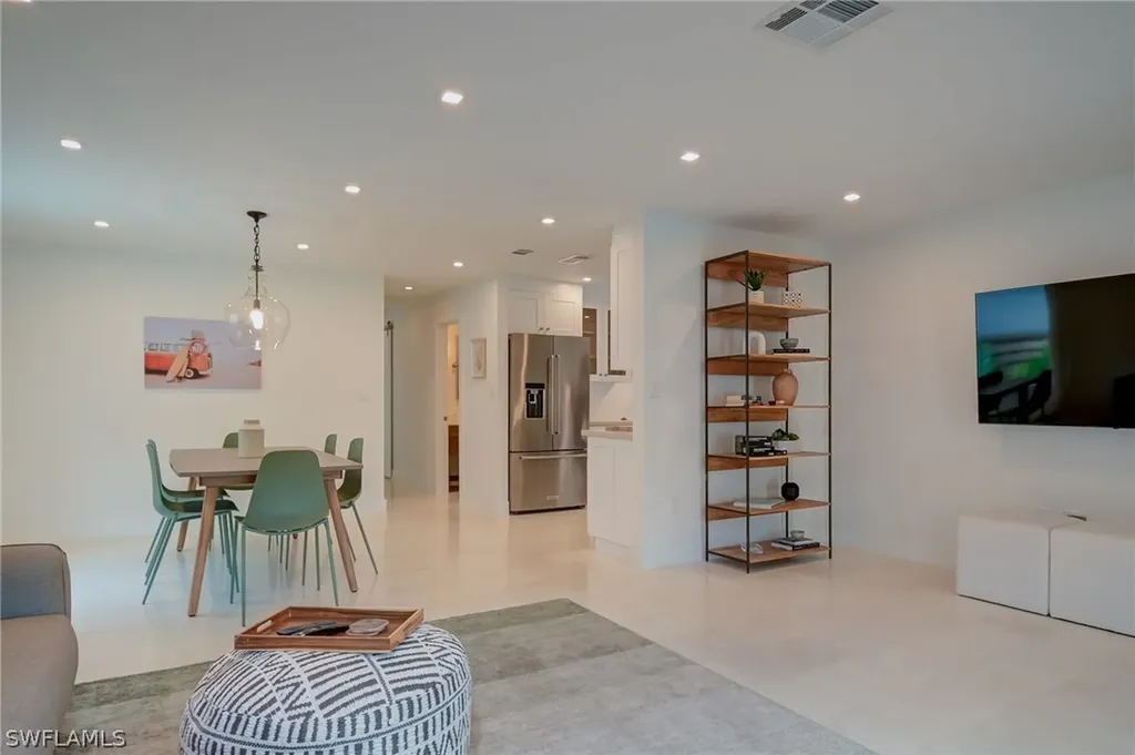714 103rd Avenue N Naples FL 34108
