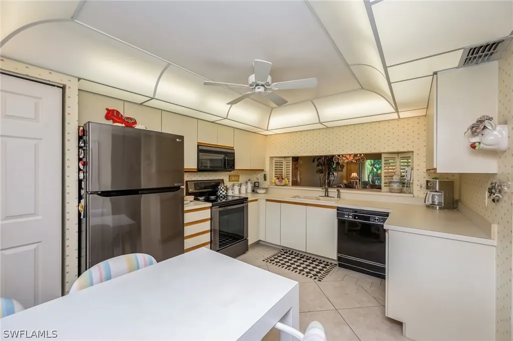6860 Dennis Circle Naples FL 34104