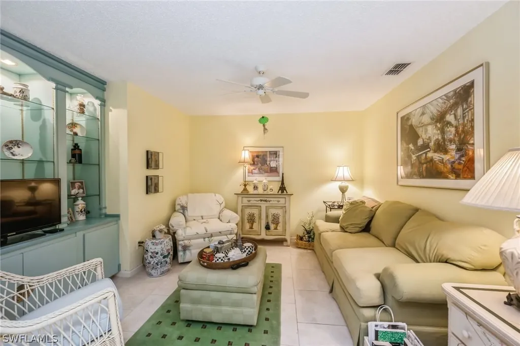 6860 Dennis Circle Naples FL 34104