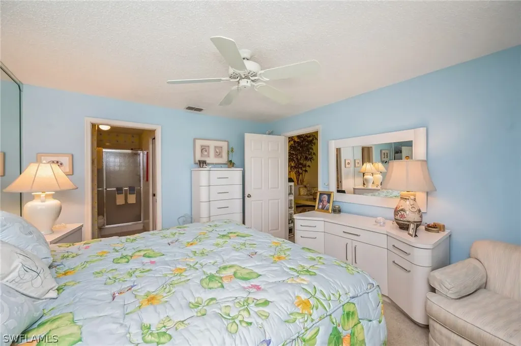 6860 Dennis Circle Naples FL 34104