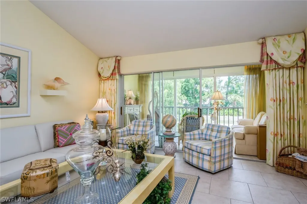 6860 Dennis Circle Naples FL 34104