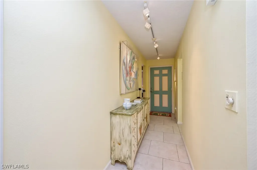 6860 Dennis Circle Naples FL 34104