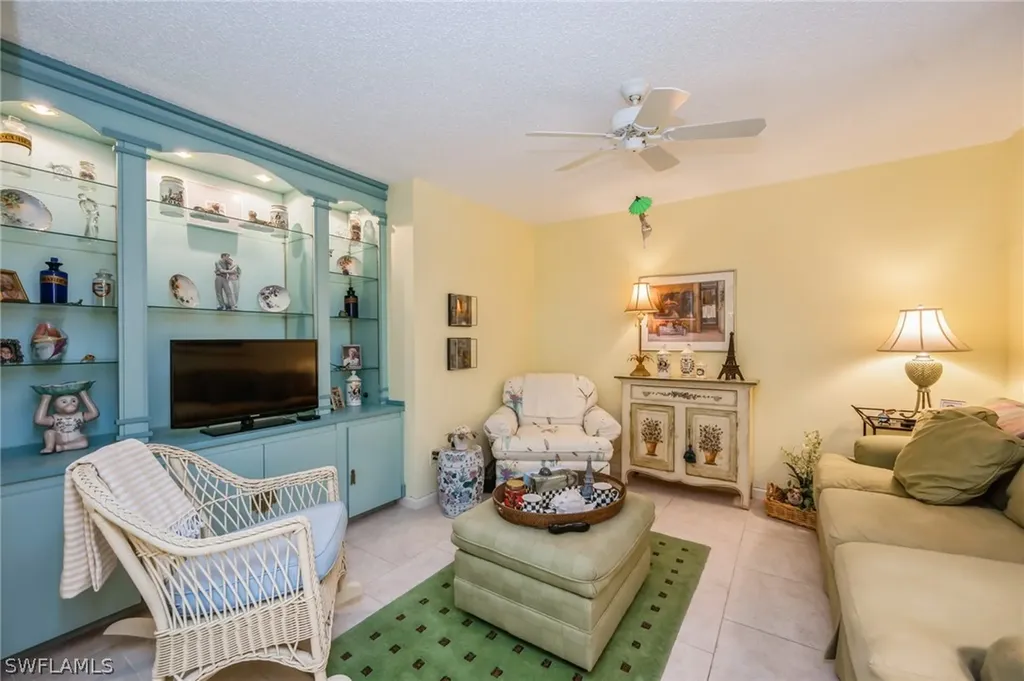 6860 Dennis Circle Naples FL 34104
