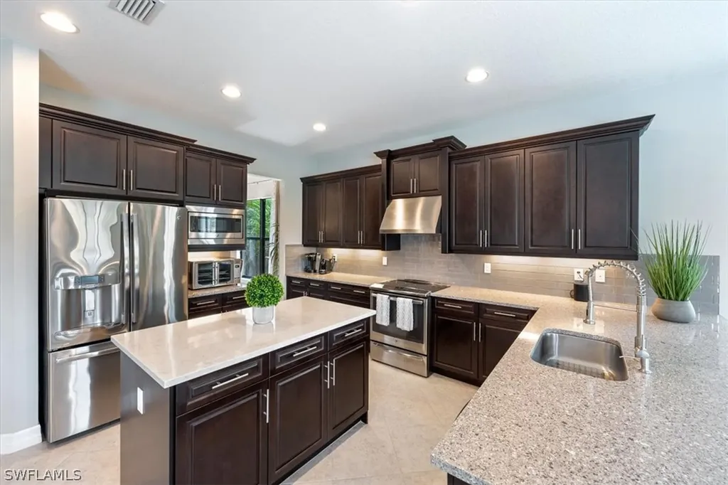 3378 Pacific Drive Naples FL 34119