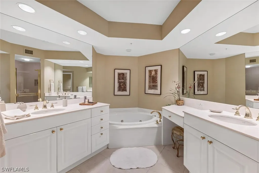 7225 Pelican Bay Boulevard Naples FL 34108