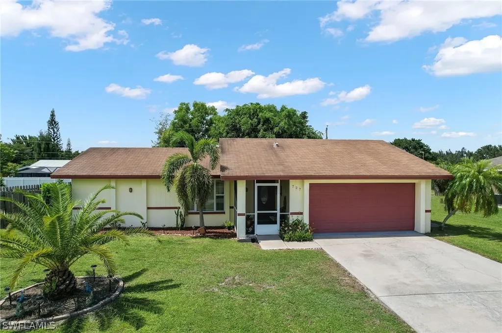 727 SW 5th Street Cape Coral FL 33991