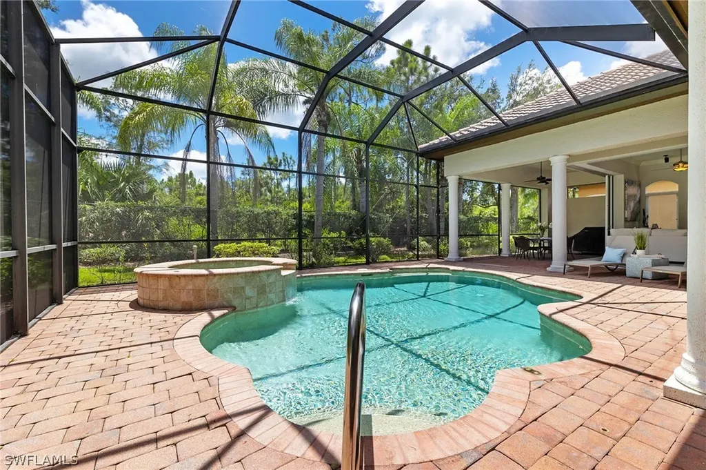 9105 Shenendoah Circle Naples FL 34113