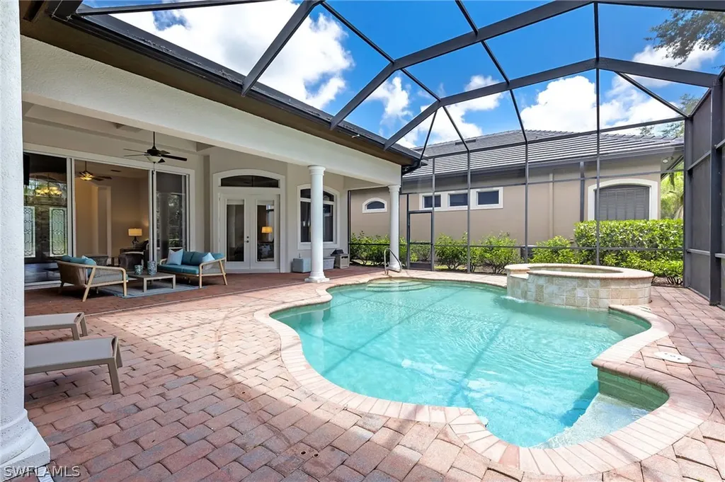 9105 Shenendoah Circle Naples FL 34113