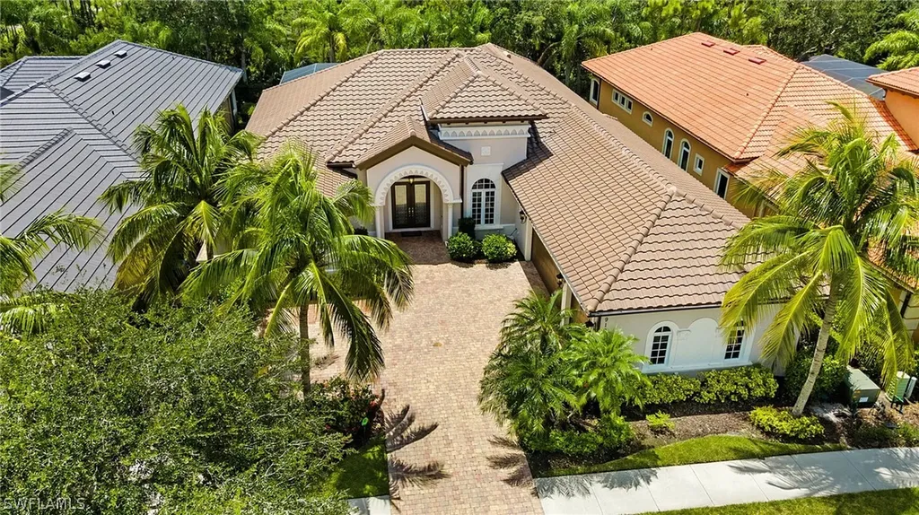9105 Shenendoah Circle Naples FL 34113