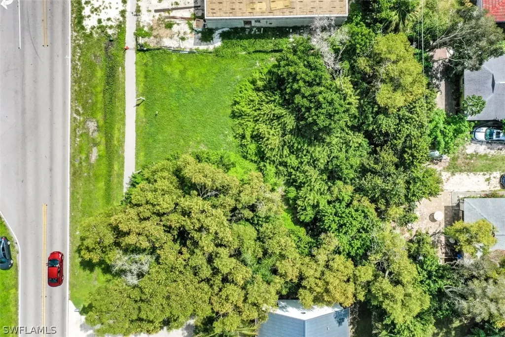556 111th Avenue N Naples FL 34108