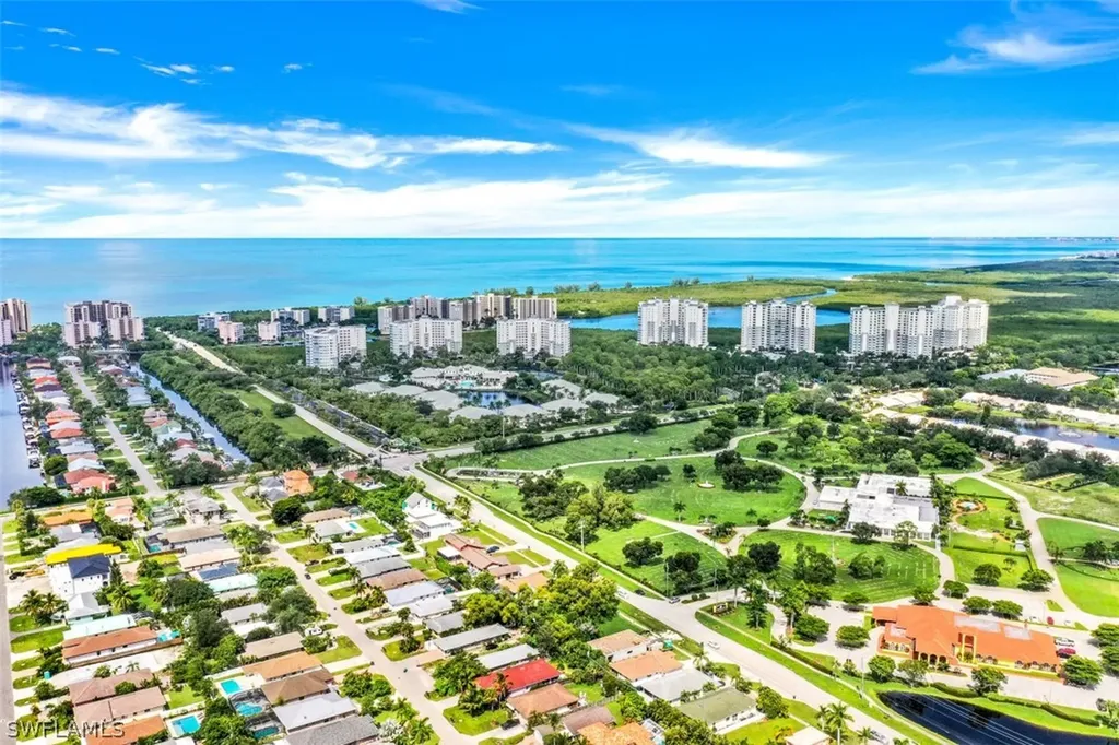 556 111th Avenue N Naples FL 34108