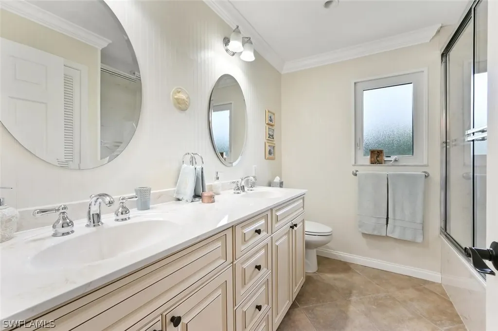 1310 Nottingham Drive Naples FL 34109