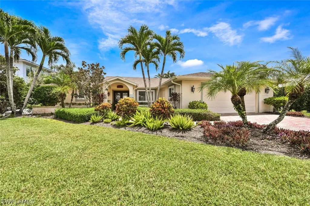 1310 Nottingham Drive Naples FL 34109