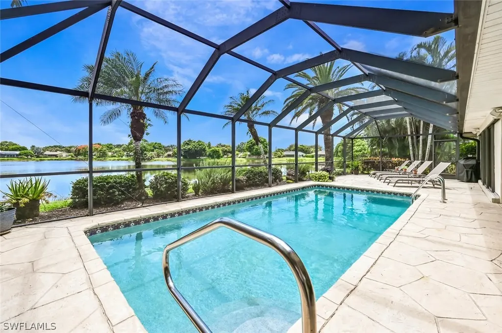 1310 Nottingham Drive Naples FL 34109