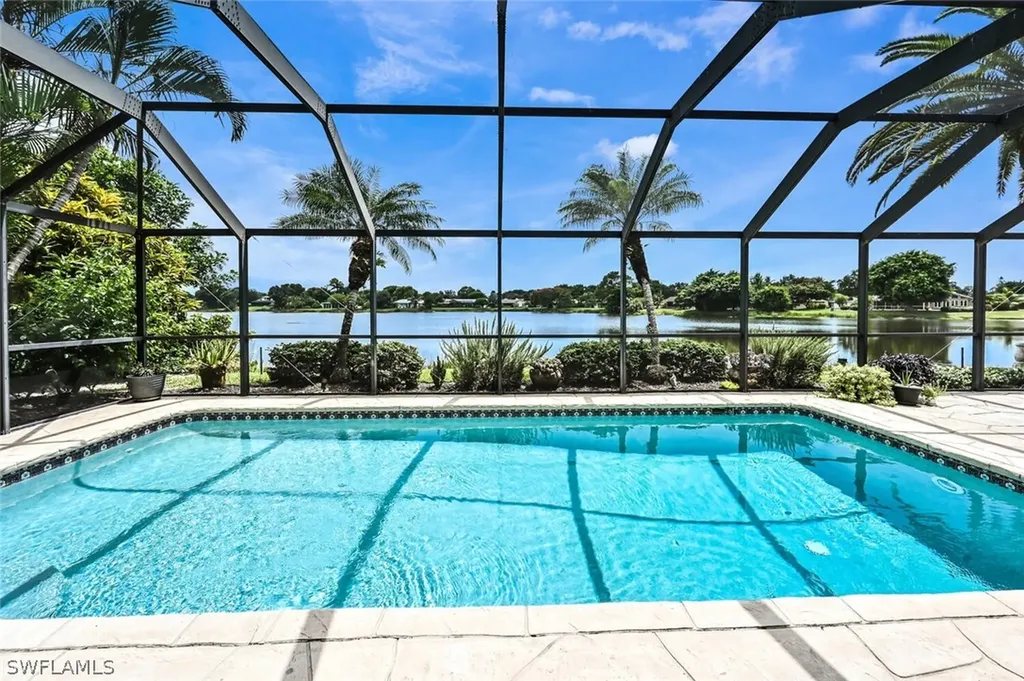 1310 Nottingham Drive Naples FL 34109