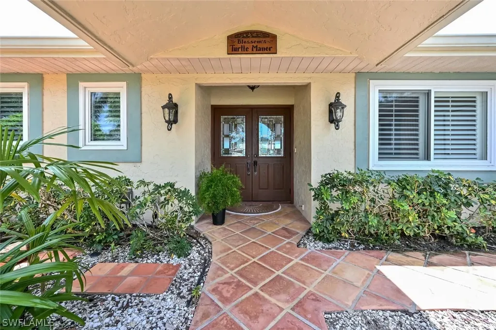 1310 Nottingham Drive Naples FL 34109
