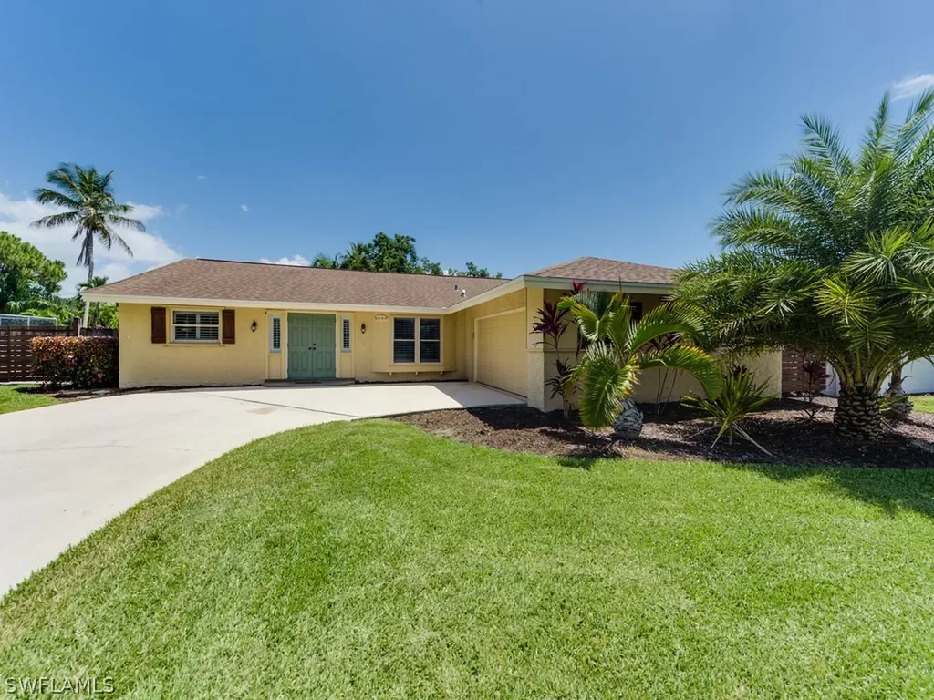 2728 Longboat Drive Naples FL 34104