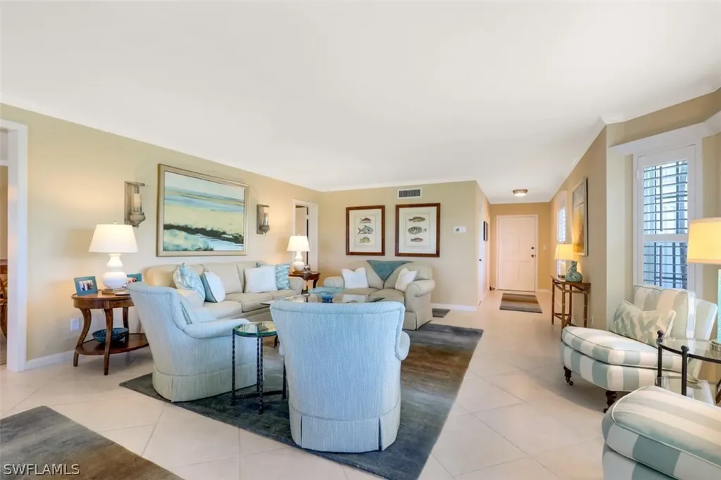 2701 Gulf Shore Boulevard N, Villa Naples FL 34103