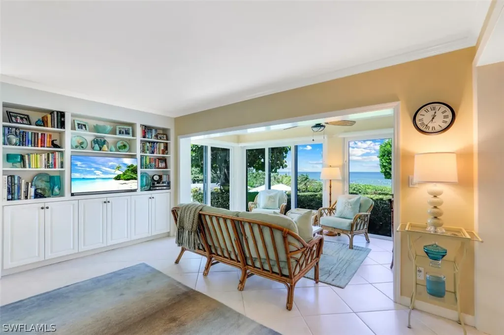 2701 Gulf Shore Boulevard N, Villa Naples FL 34103