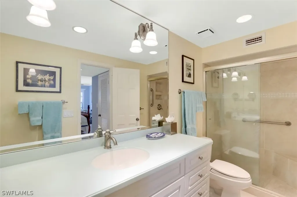 2701 Gulf Shore Boulevard N, Villa Naples FL 34103