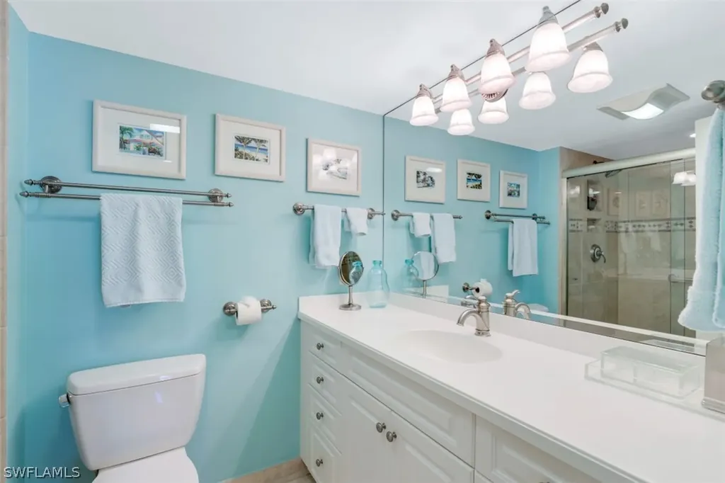 2701 Gulf Shore Boulevard N, Villa Naples FL 34103