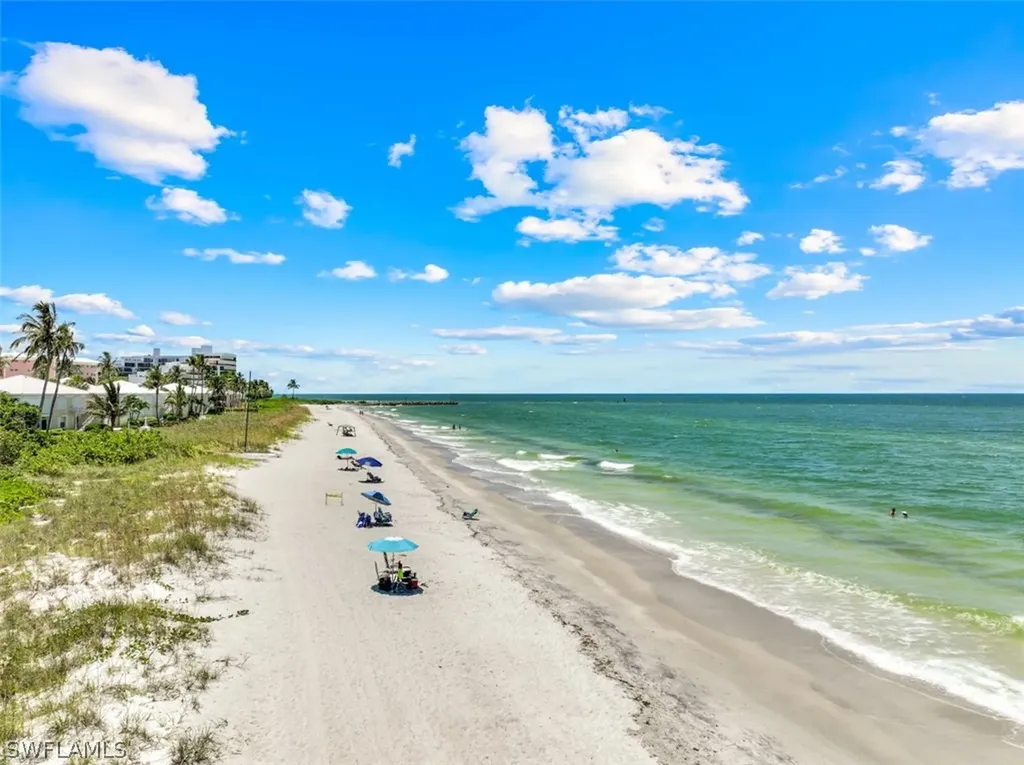 2701 Gulf Shore Boulevard N, Villa Naples FL 34103