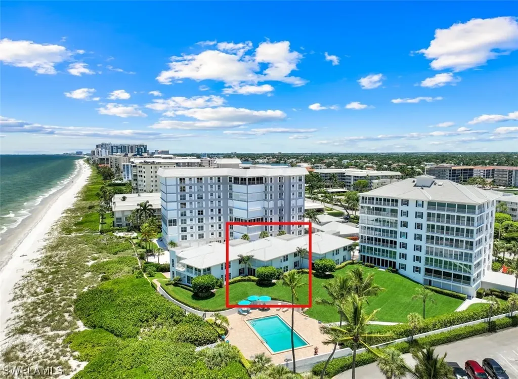 2701 Gulf Shore Boulevard N, Villa Naples FL 34103