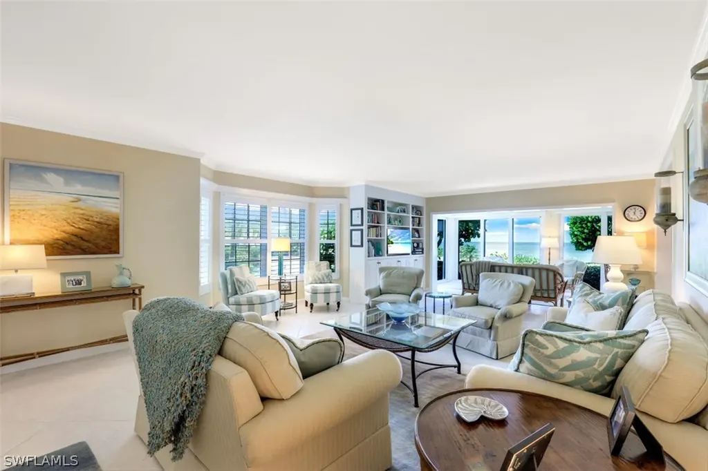 2701 Gulf Shore Boulevard N, Villa Naples FL 34103