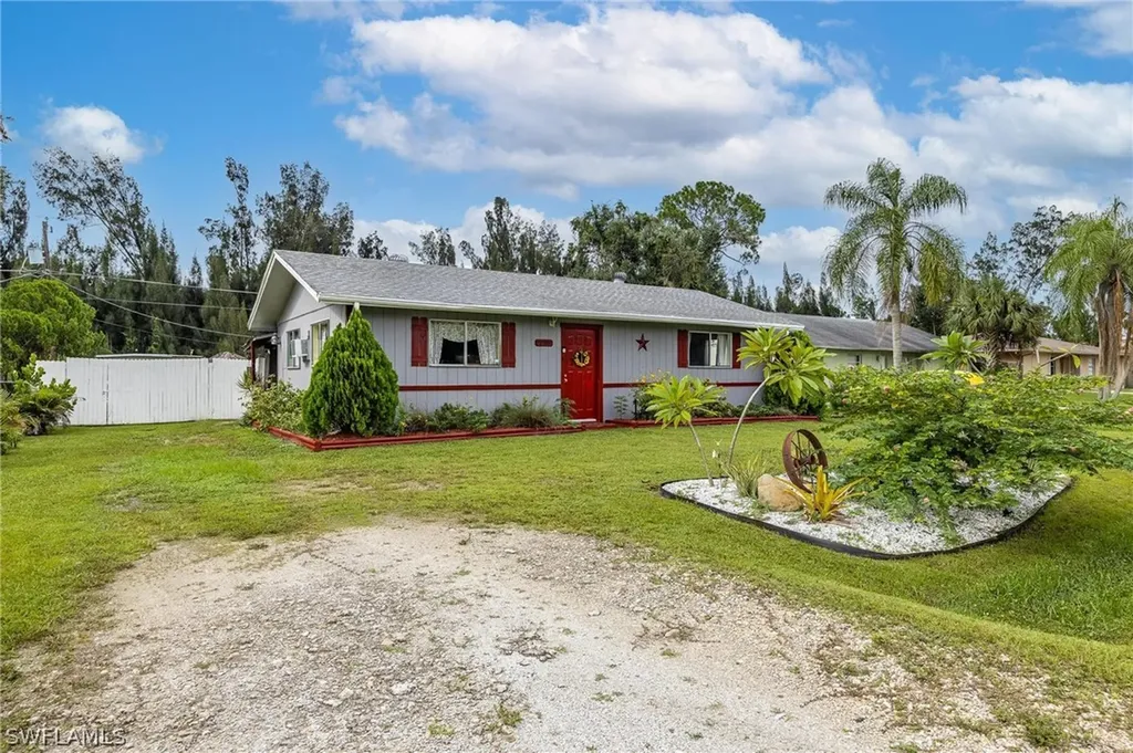 4989 Howard Street Fort Myers FL 33905
