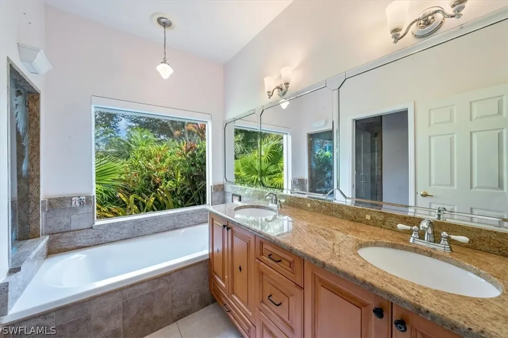 1757 Marsh Run Naples FL 34109
