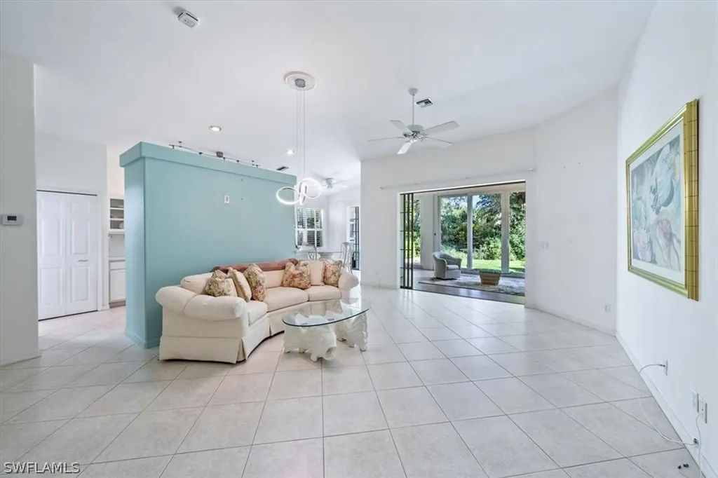 1757 Marsh Run Naples FL 34109