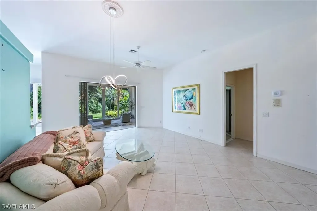 1757 Marsh Run Naples FL 34109