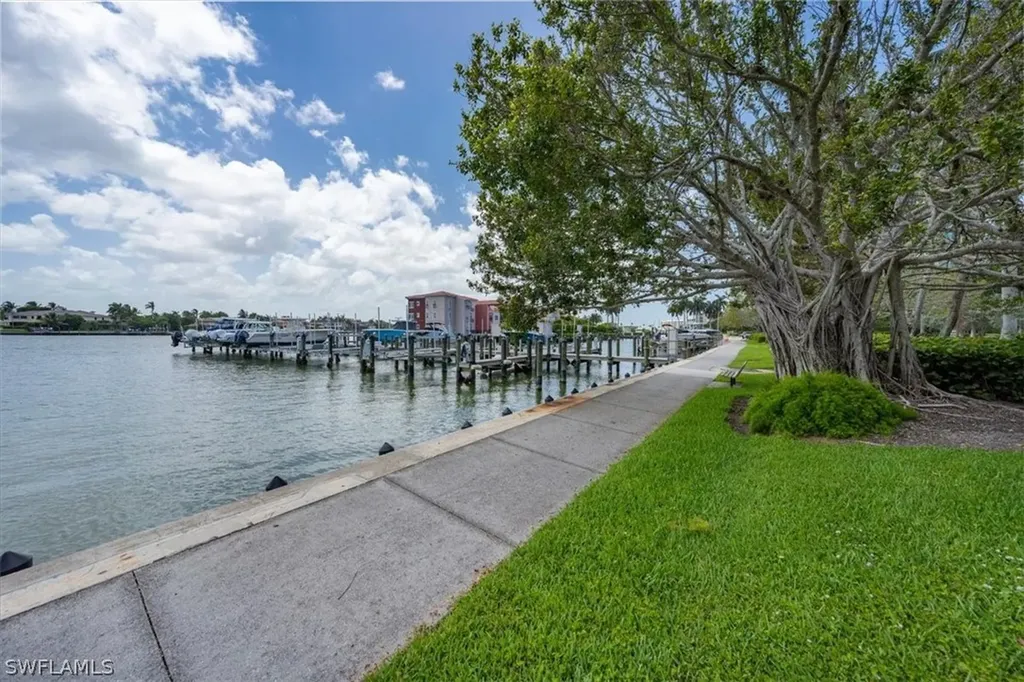 4090 Gulf Shore Boulevard N Naples FL 34103
