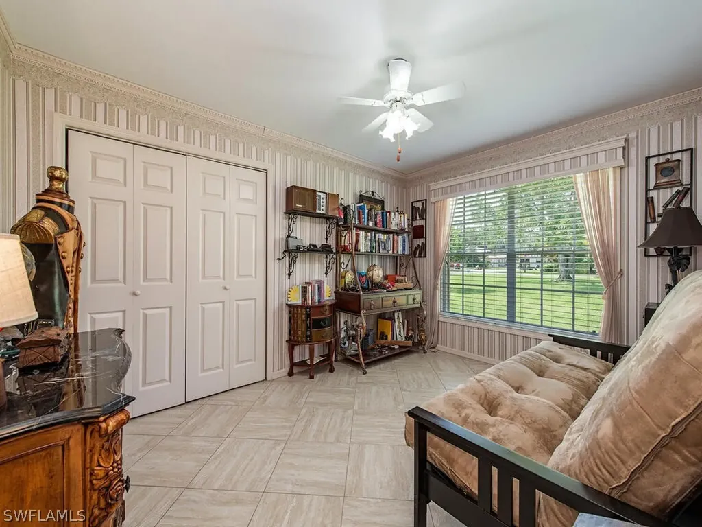 2039 Piccadilly Circus Naples FL 34112