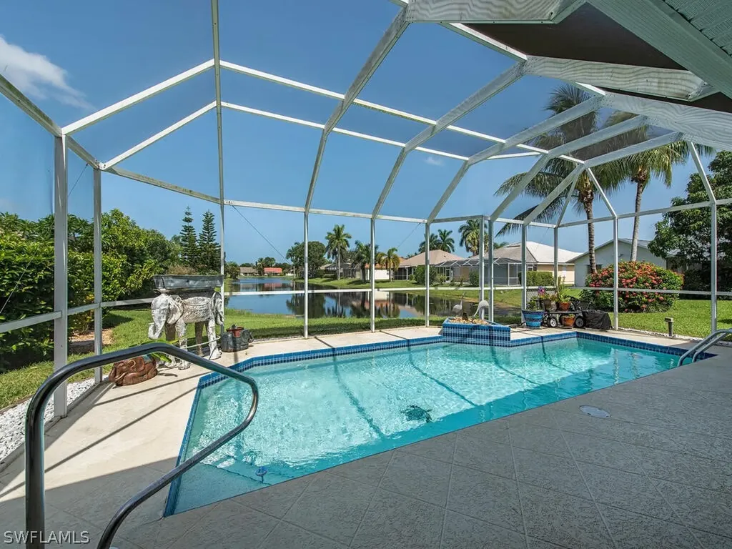 2039 Piccadilly Circus Naples FL 34112