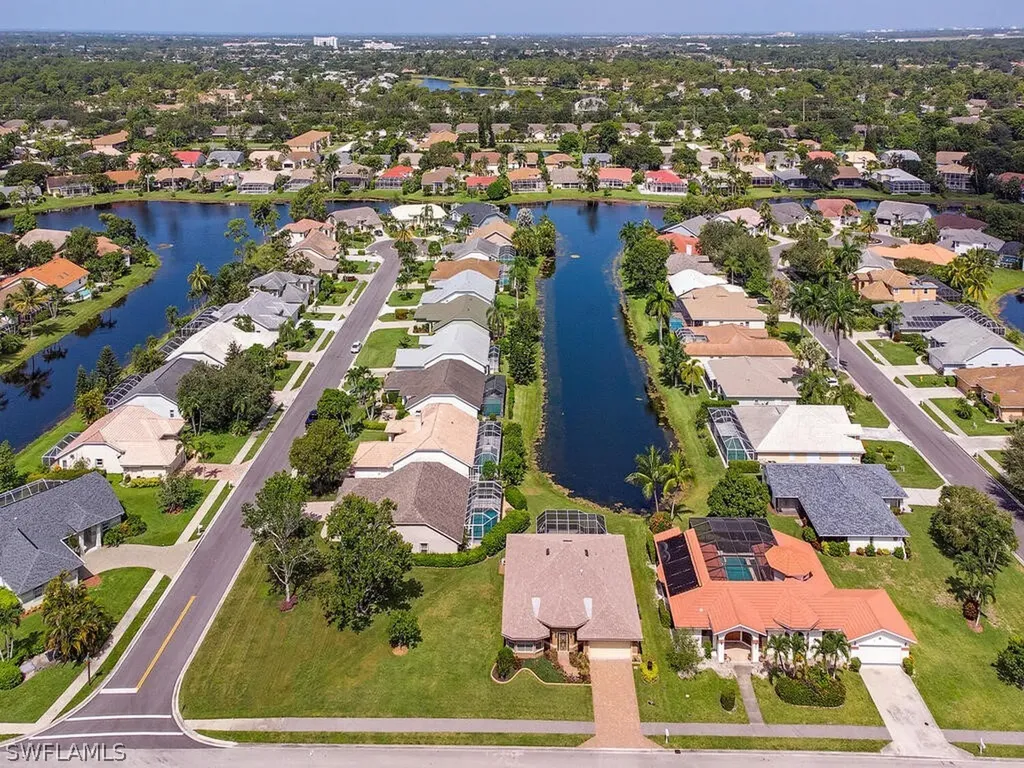 2039 Piccadilly Circus Naples FL 34112