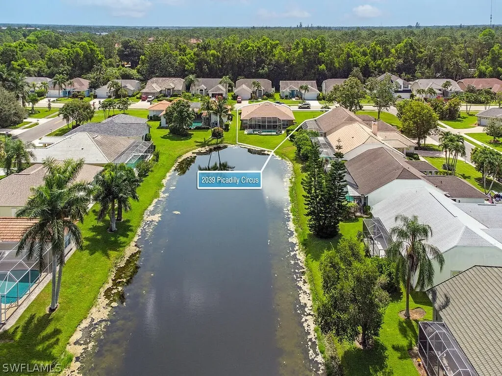2039 Piccadilly Circus Naples FL 34112