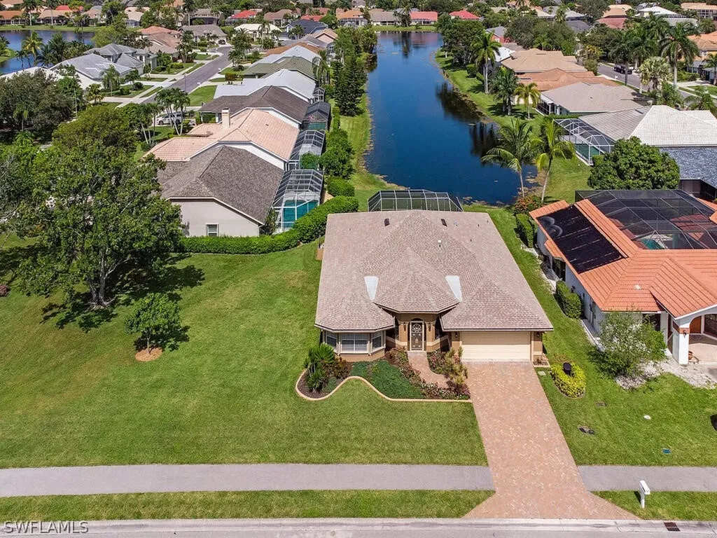 2039 Piccadilly Circus Naples FL 34112
