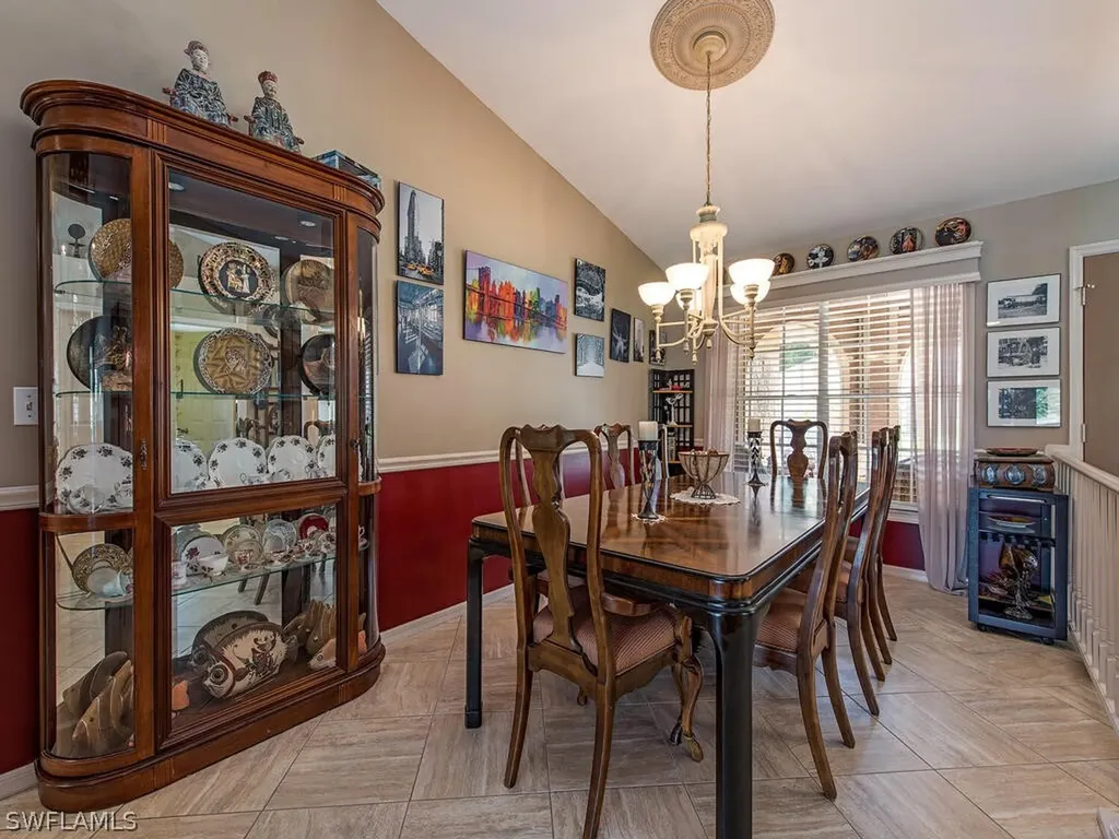 2039 Piccadilly Circus Naples FL 34112