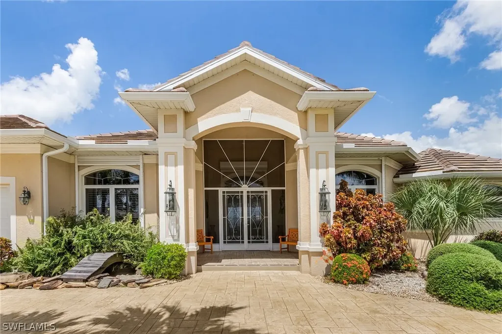 5238 Pelican Boulevard Cape Coral FL 33914