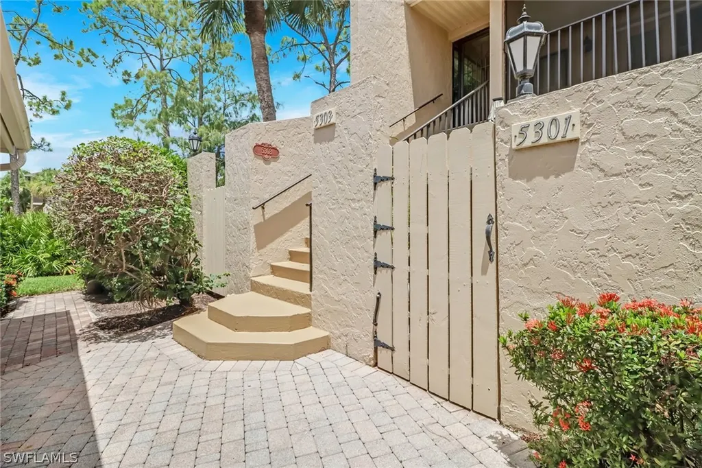 5301 Fox Hollow Drive Naples FL 34104