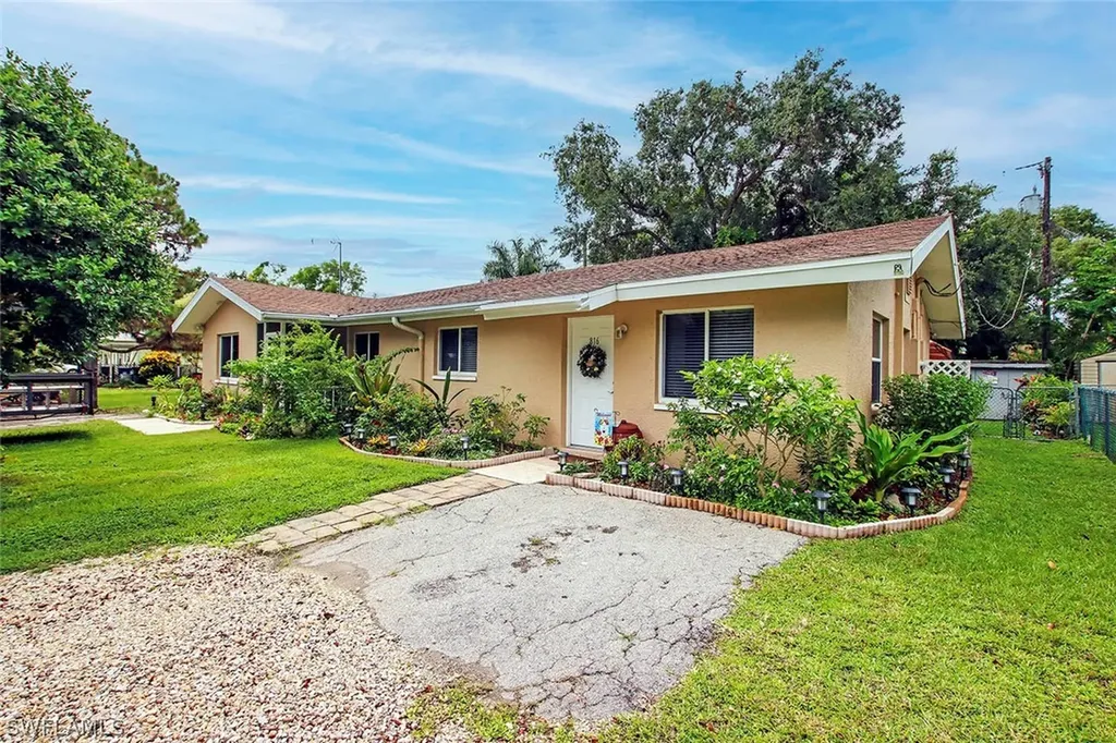 816-820 Indiana Avenue Fort Myers FL 33919
