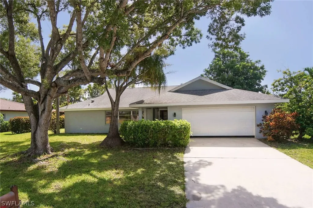 5420 Brandy Circle E Fort Myers FL 33919