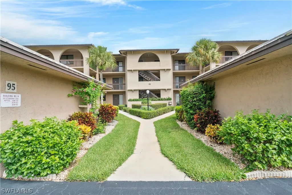 95 Saint Andrews Boulevard Naples FL 34113