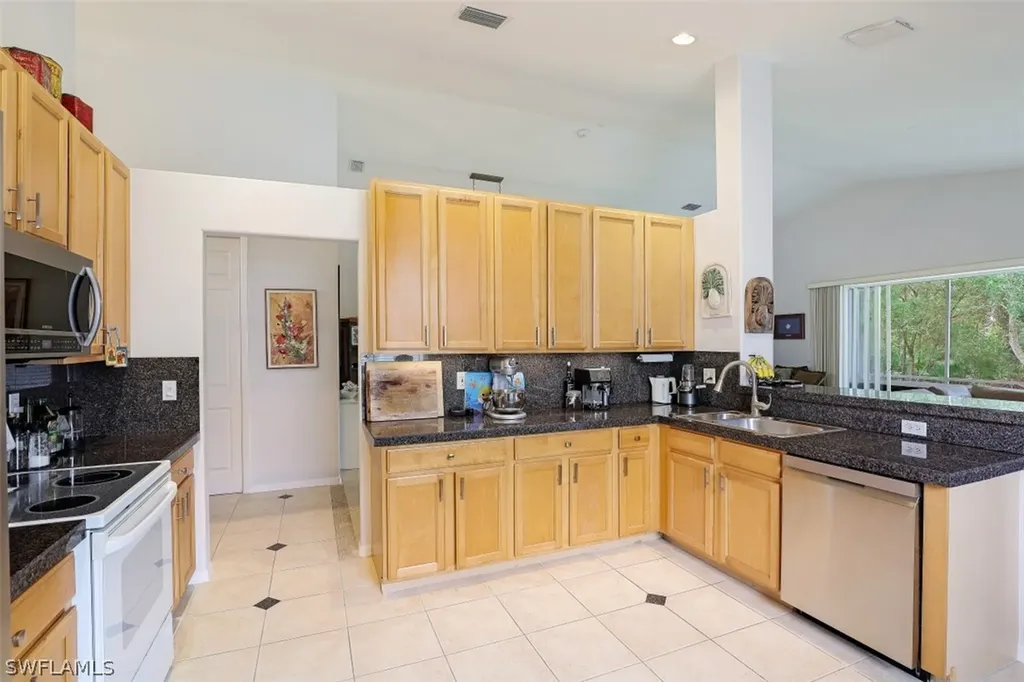 7920 Leicester Drive Naples FL 34104