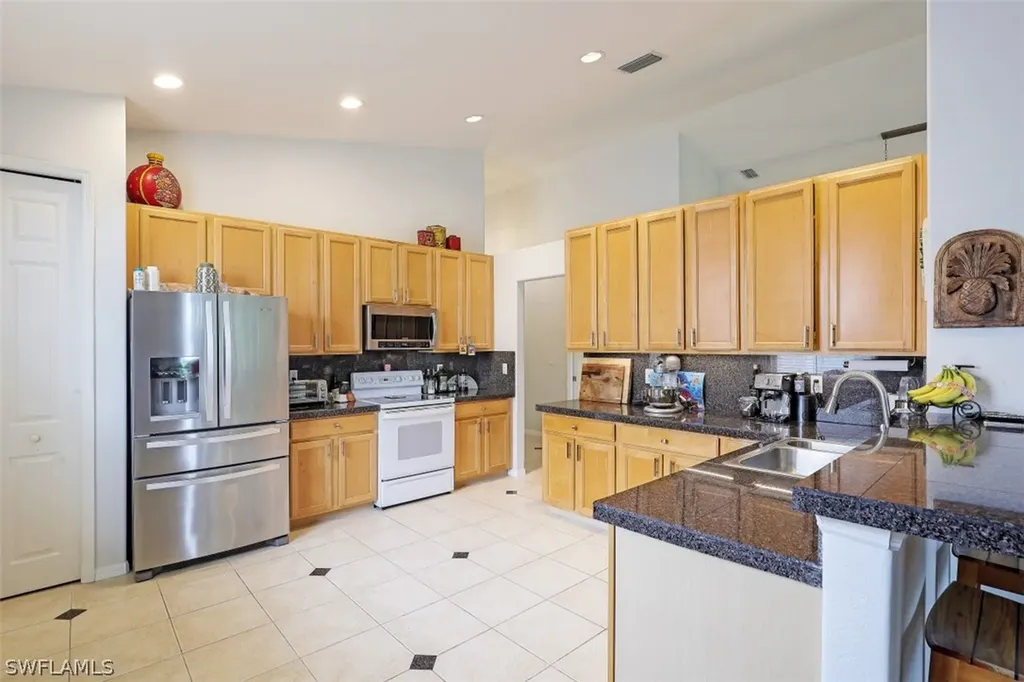7920 Leicester Drive Naples FL 34104