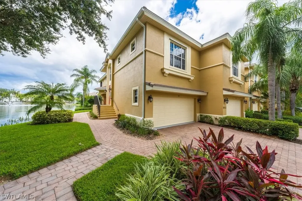 Naples FL, 5012 Maxwell Circle, Unit 1-201