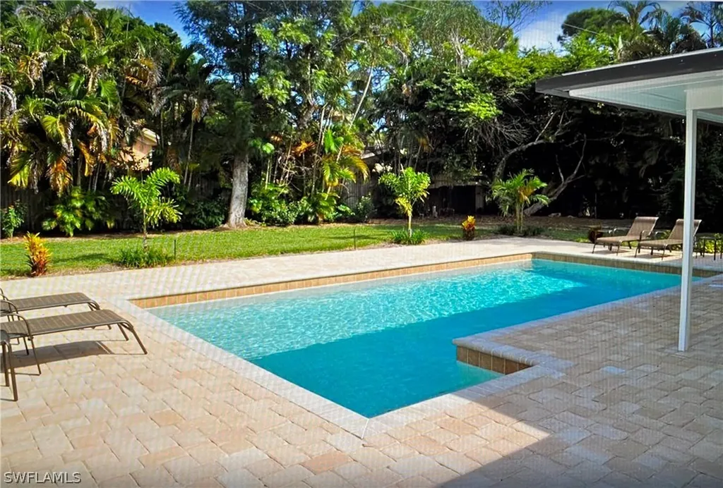 625 Orchid Drive Naples FL 34102