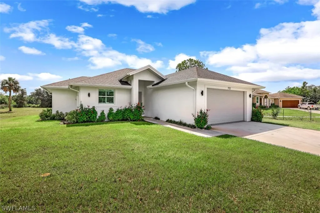 712 25th Street SW Naples FL 34117