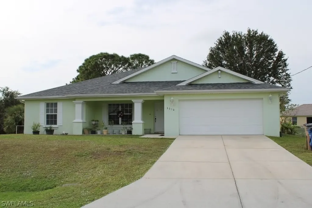 1050 Citrus Avenue S Lehigh Acres FL 33974